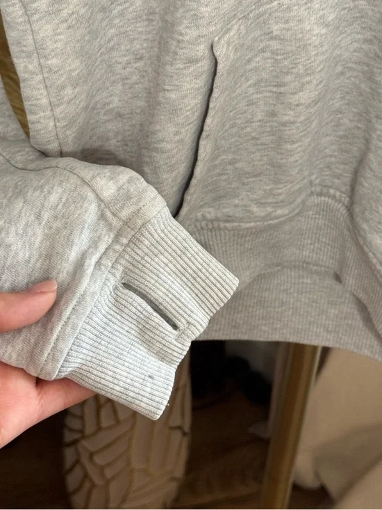 abercrombie kids Essential Icon Hoodie - Light Gray Heather | 9 / 10 - Picture 5 of 8